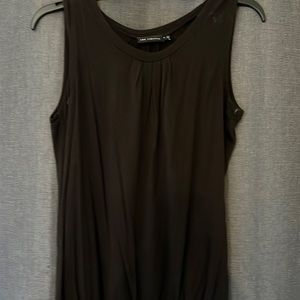 Sleeveless tank